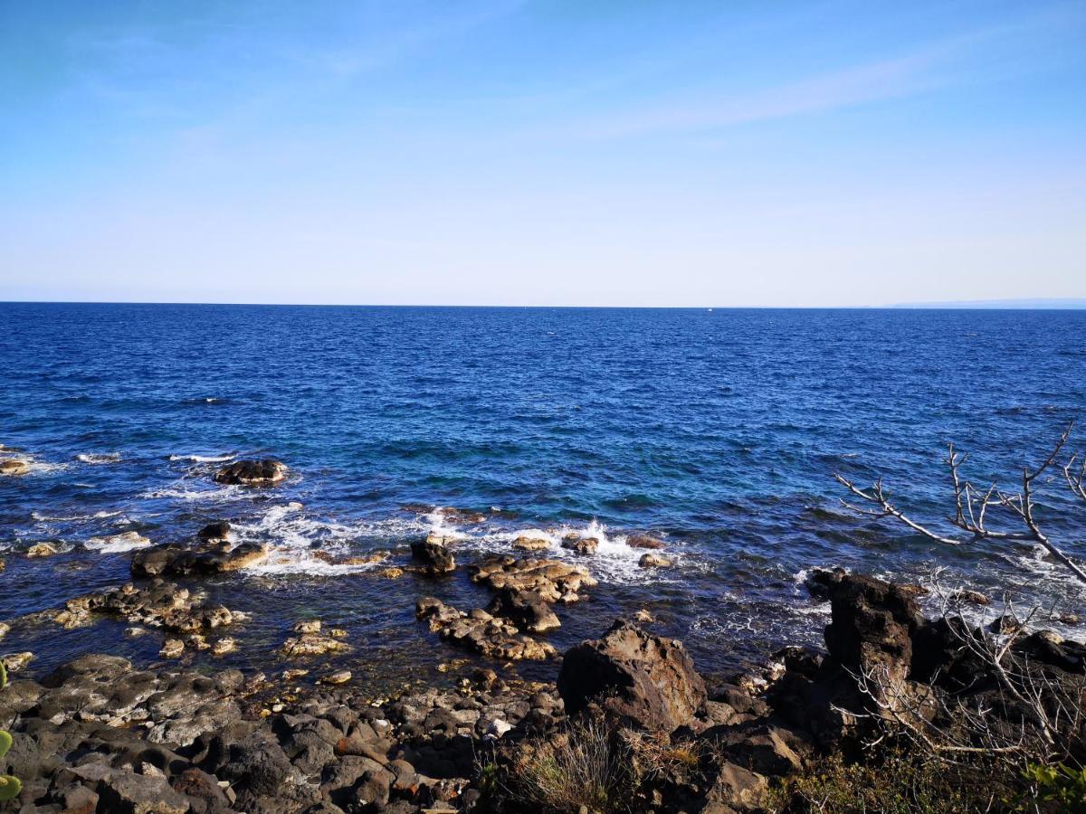 La Lampara Apartment Aci Castello Eksteriør billede