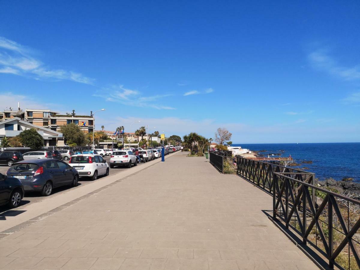 La Lampara Apartment Aci Castello Eksteriør billede