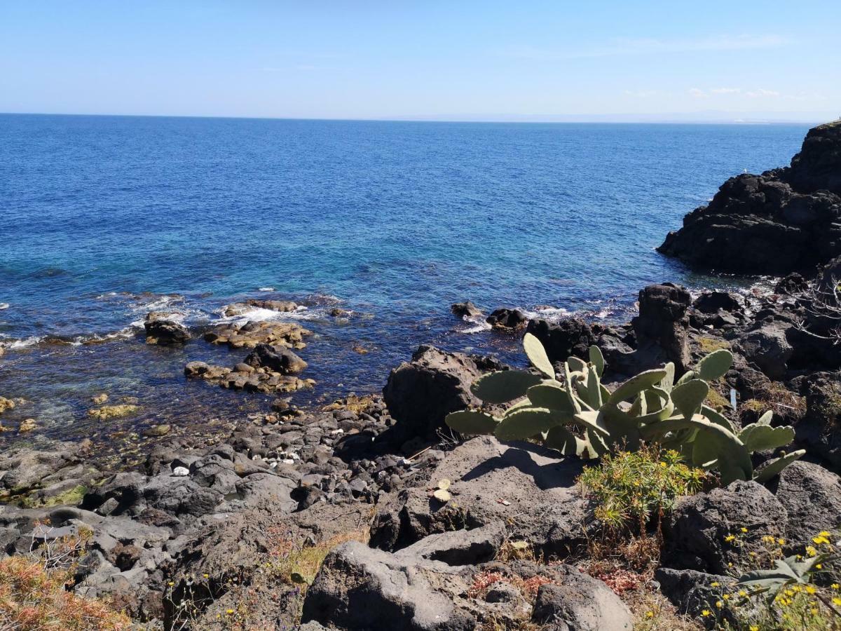 La Lampara Apartment Aci Castello Eksteriør billede